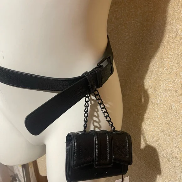 ALDO Black Belt With Detachable Mini Purse - Picture 2 of 8